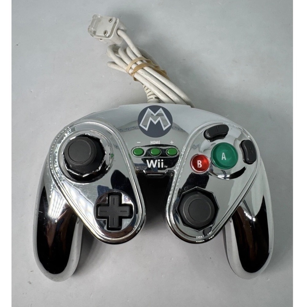 PDP Wired Fight Pad Metal Mario Chrome Edition Nintendo Wii Wii U Controller
